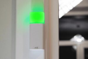 Luxafor Bluetooth Pro – Meeting Room Availability Indicator 21 Luxafor Bluetooth Pro 6 horizontal 2