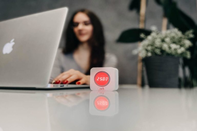 The Power of Focus: Techniques to Skyrocket Your Work Efficiency 2 Luxafor Pomodoro physical timer allows you to customize your work-break timings to suit your needs. You can set your own intervals or use preset time intervals.