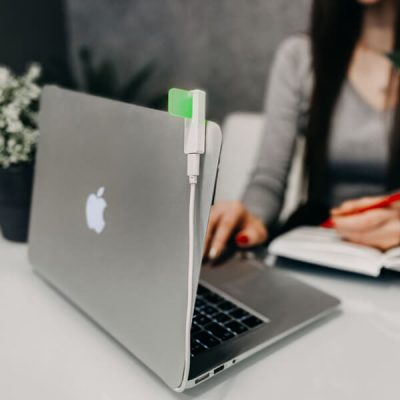 Luxafor-Flag-Availability-Indicator-Green.jpg Luxafor Flag USB do not disturb indicator