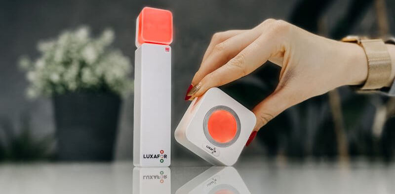 Luxafor Switch Luxafor Switch - USB LED availability indicator that shows room and desk availability