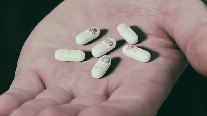 Break Free From Social Media Addiction With This 3-Step Plan 2 Social media pills Luxafor