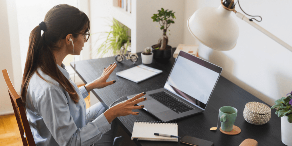 How to Make Your Remote Working More Productive 3 Woman at the office