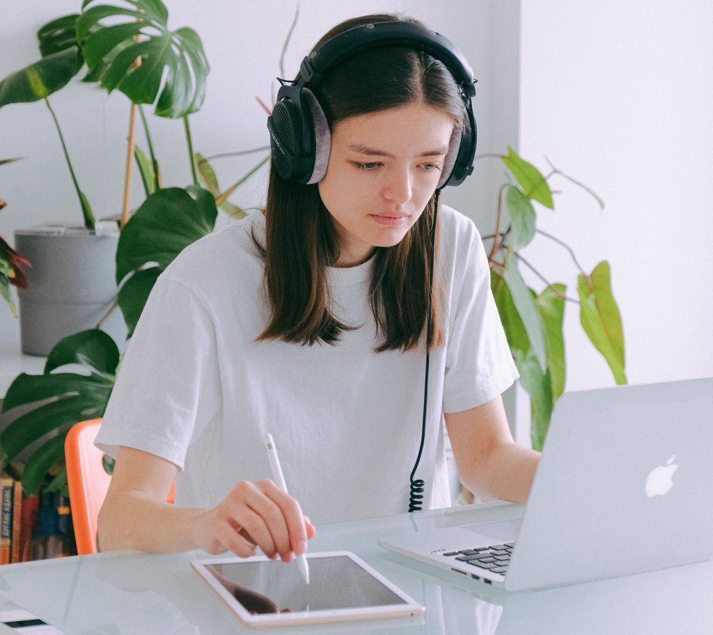 5 Things Successful People Do On Weekends To Be Productive For Next Week? 2 work on weekend