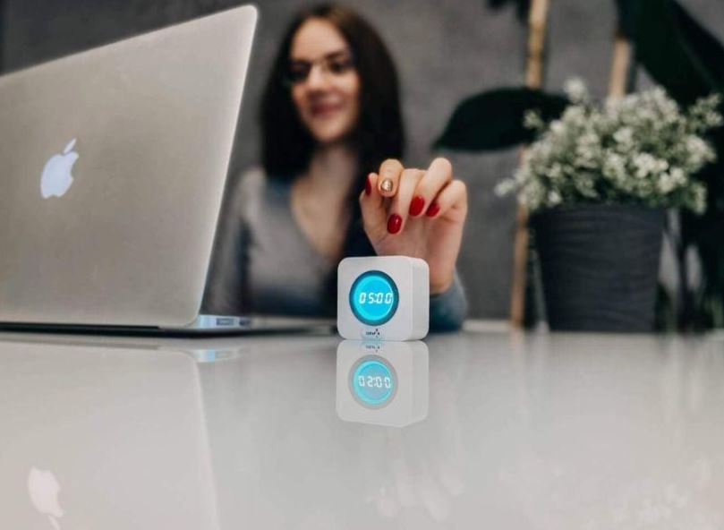 Ergonomic Workspaces: A Key to Maintaining Motivation and Productivity 4 Luxafor Pomodoro Timer