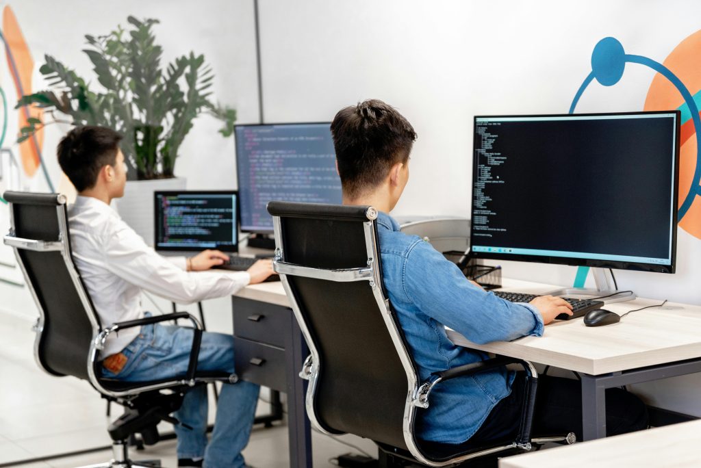 The Future of Office Management: Combining Smart Technology with Advanced Demand Planning Software 5 The future of office management